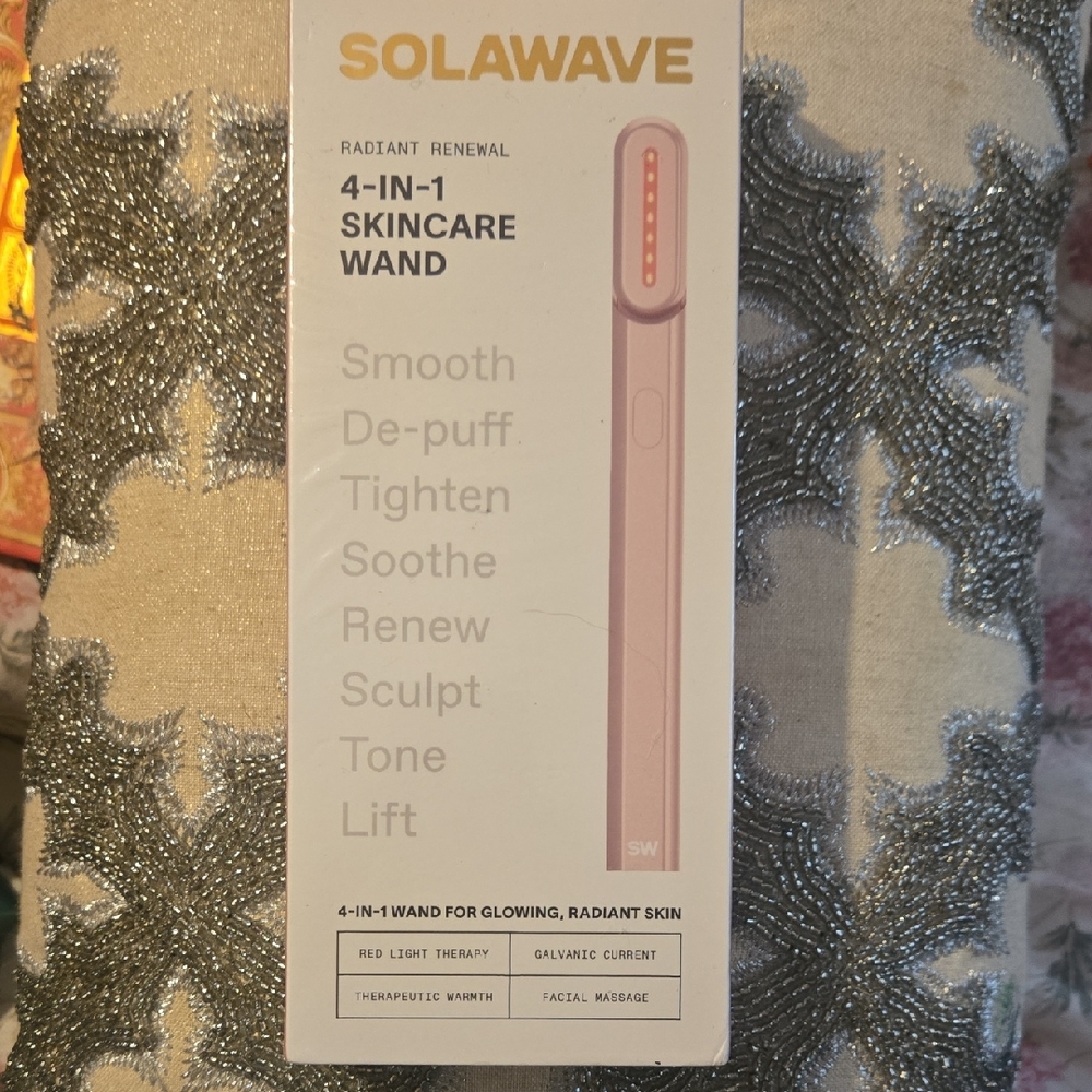 Solawave Pink 4-in-1 Skincare Wand